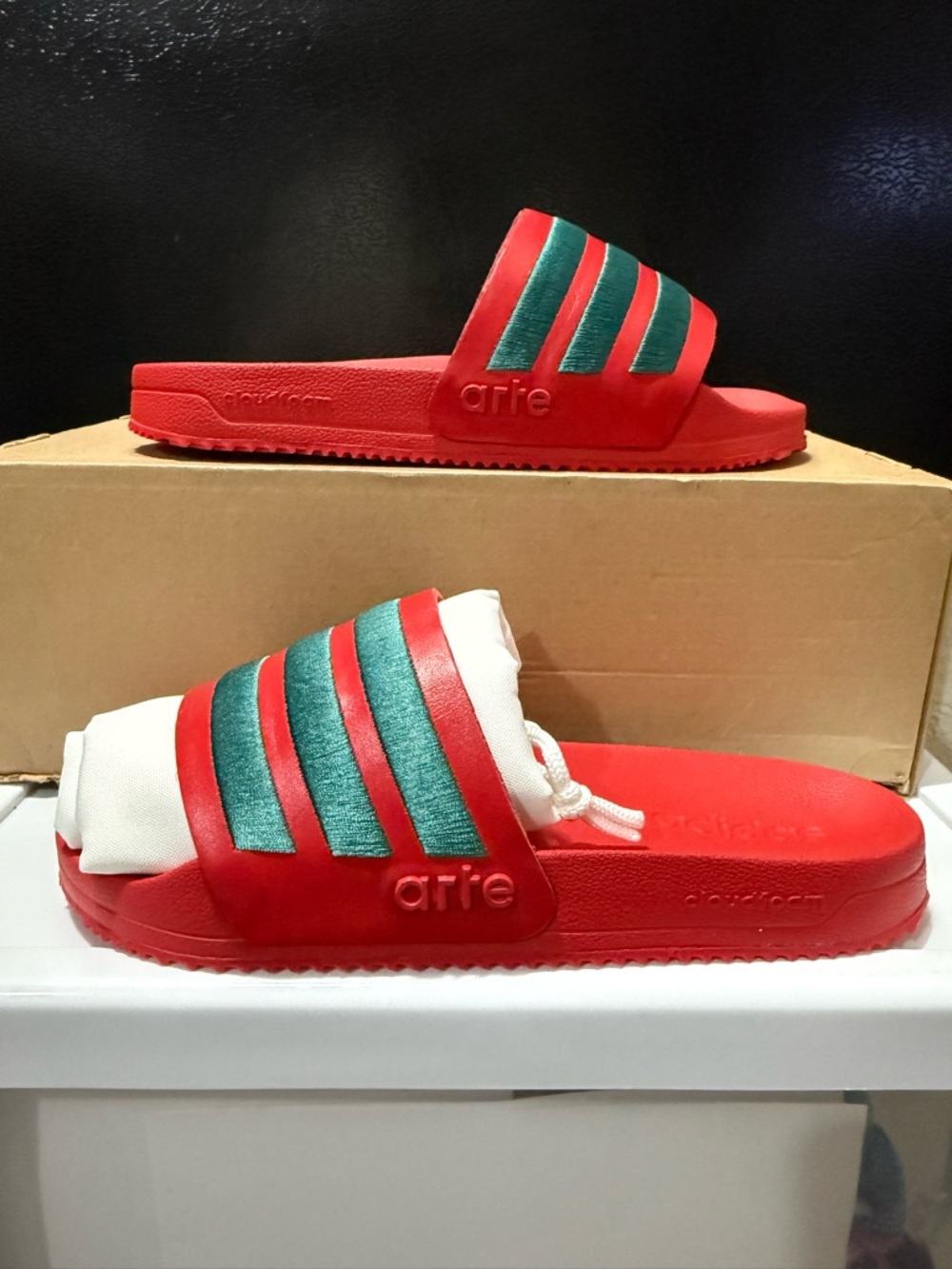 Adidas × Arte Antwerp Adilette Slides Better Scarlet KI8336 Men's 7 NWT Xmas